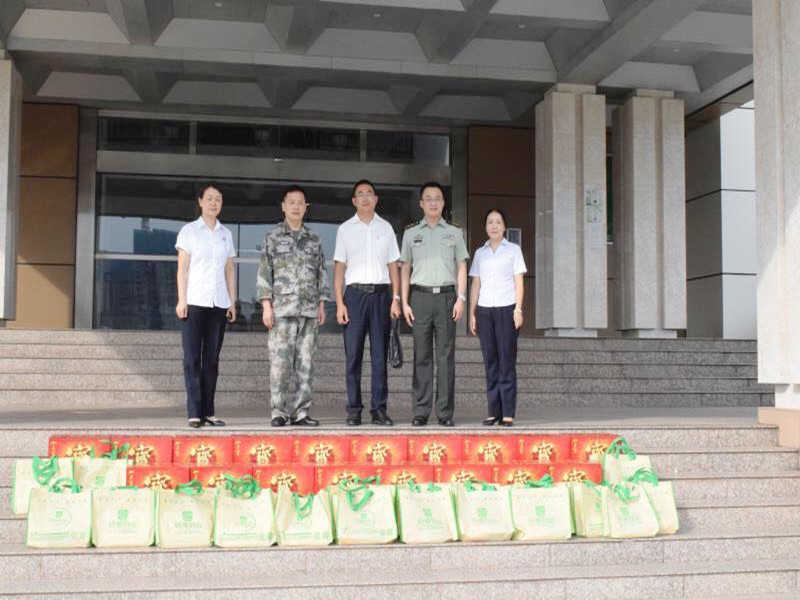 信泰慰問(wèn)暖人心，軍民建設(shè)一家親